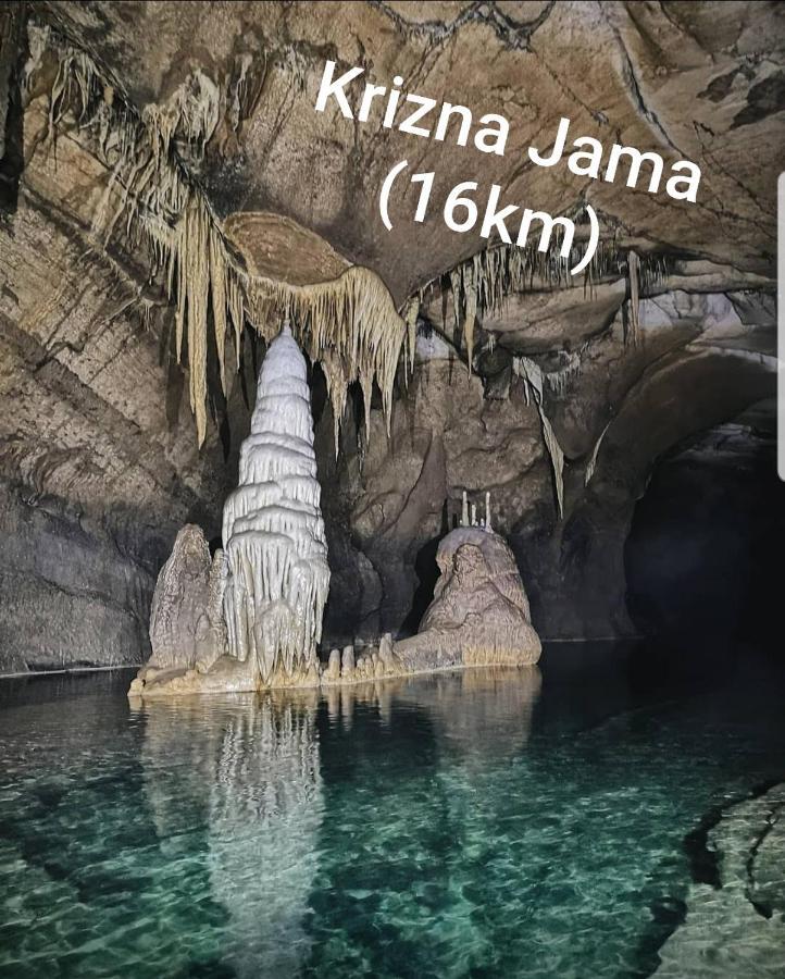 Planinski Dom Na Travni Gori ソドラジツァ エクステリア 写真